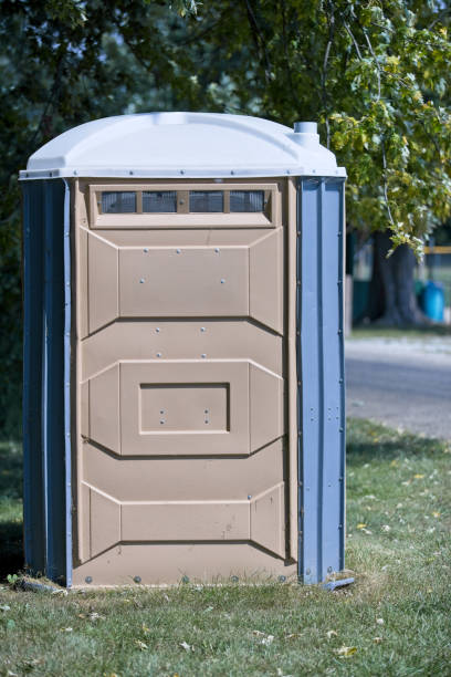 Best Portable toilet rental cost  in Altoona, WI