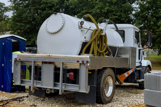 Best Portable toilet rental cost  in Altoona, WI